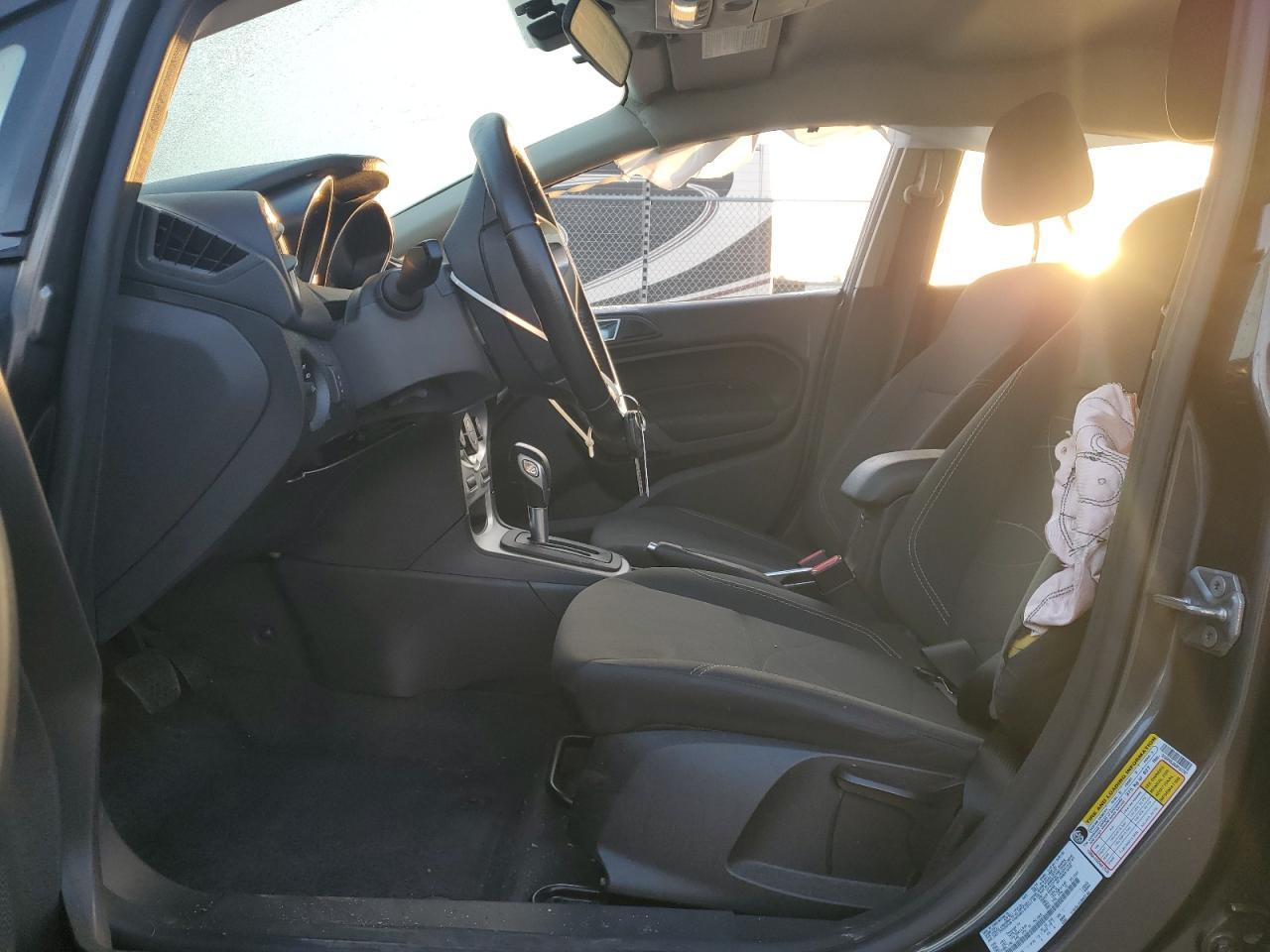2016 FORD Fiesta
