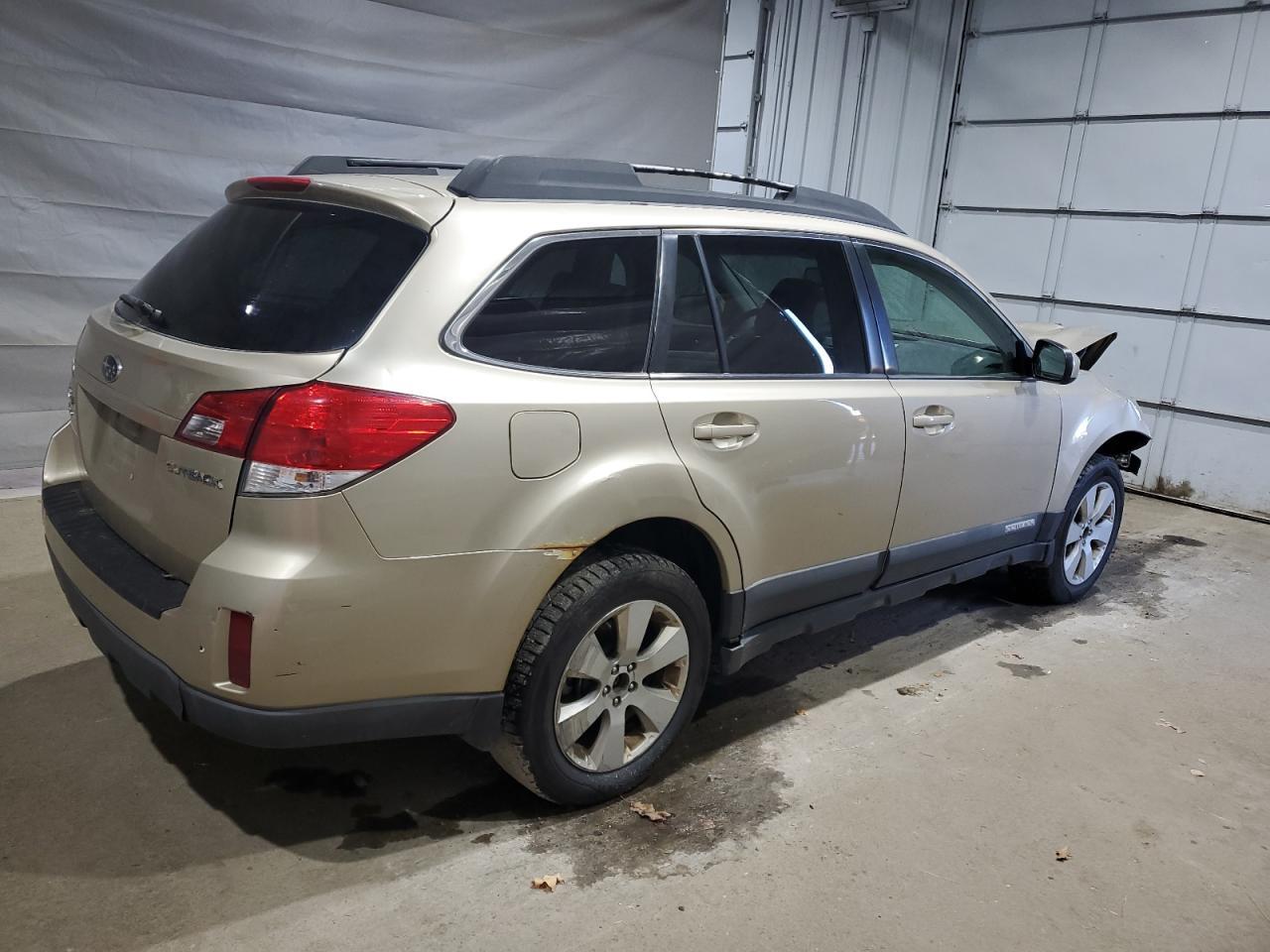 2010 SUBARU Outback