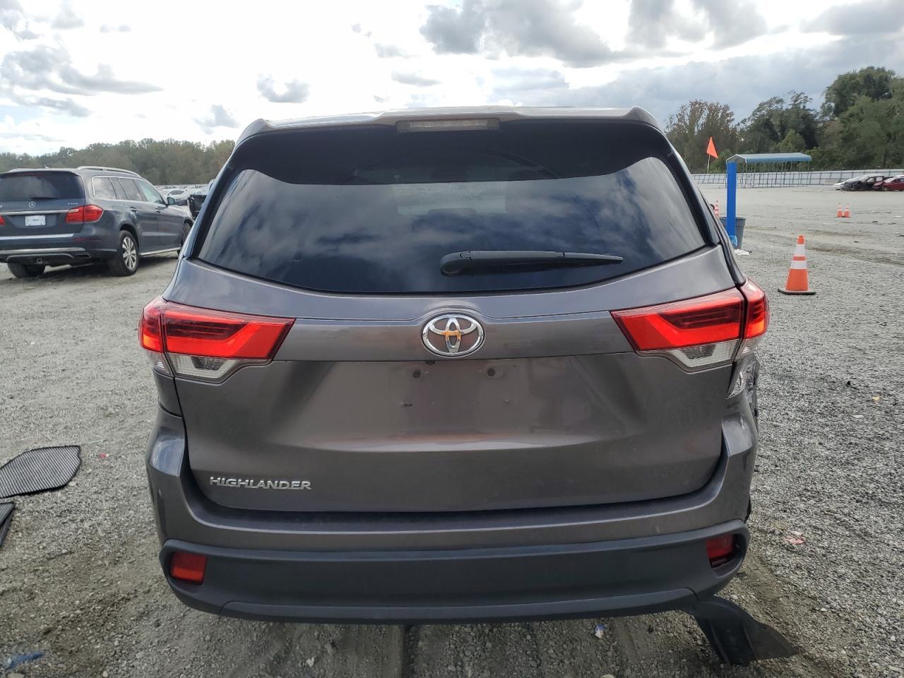 2018 TOYOTA HIGHLANDER