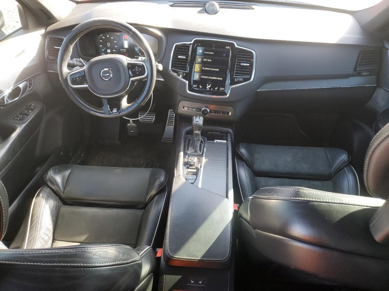 2017 VOLVO XC90