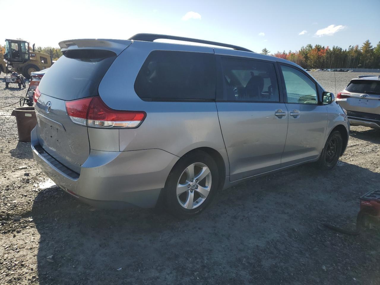 2013 TOYOTA SIENNA