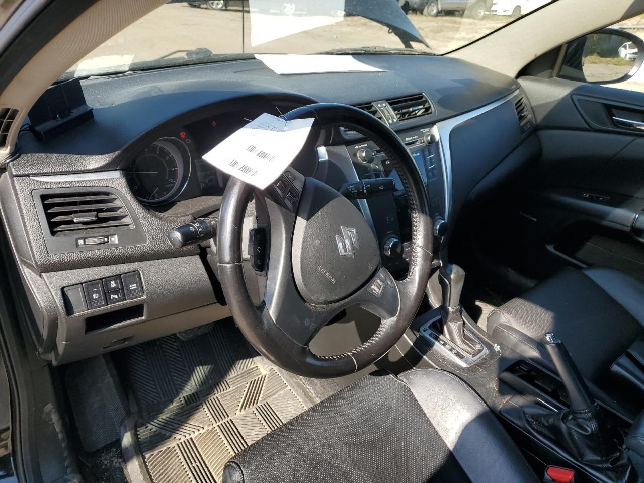 2011 SUZUKI Kizashi