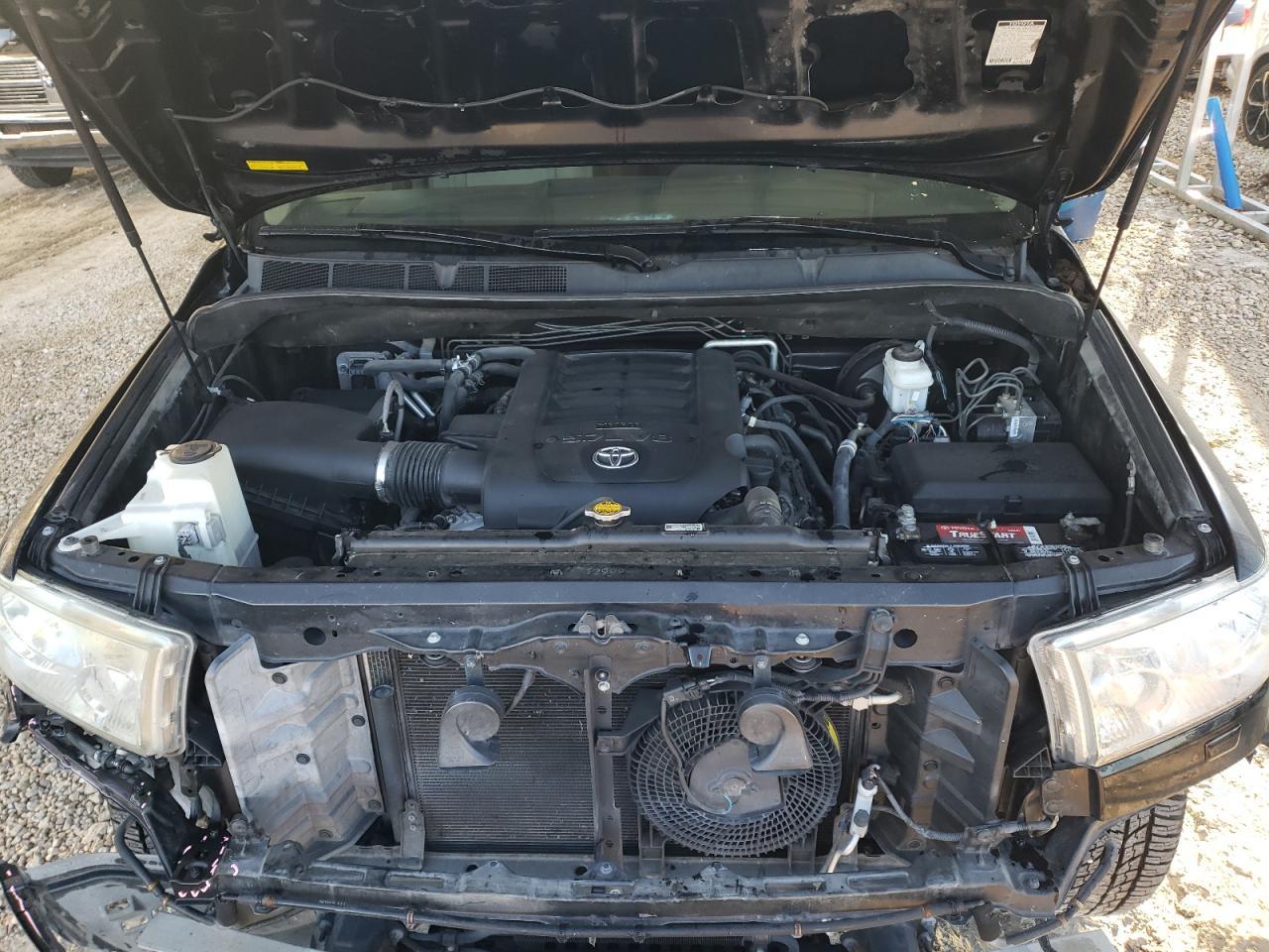 2014 TOYOTA Sequoia