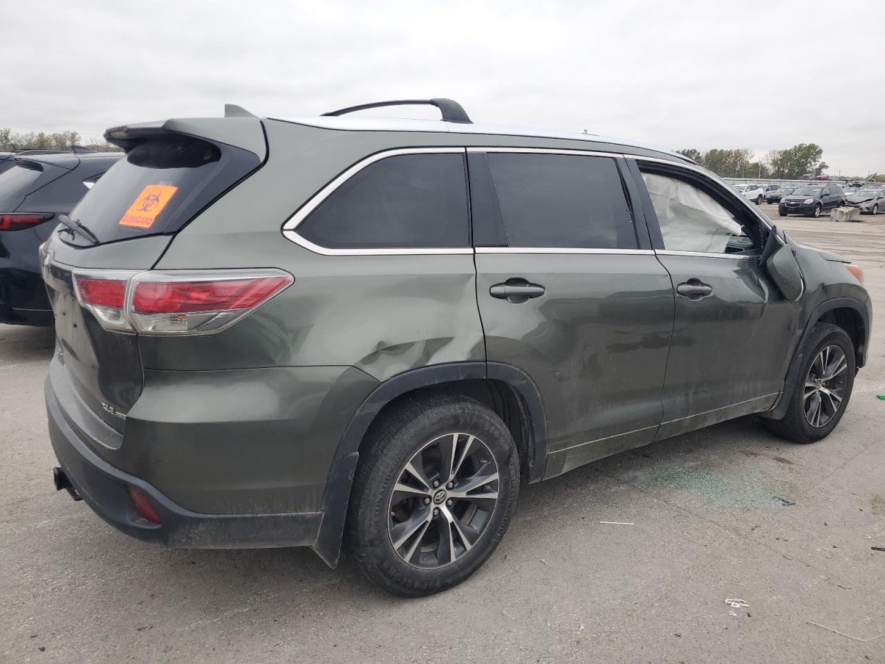 2016 TOYOTA HIGHLANDER