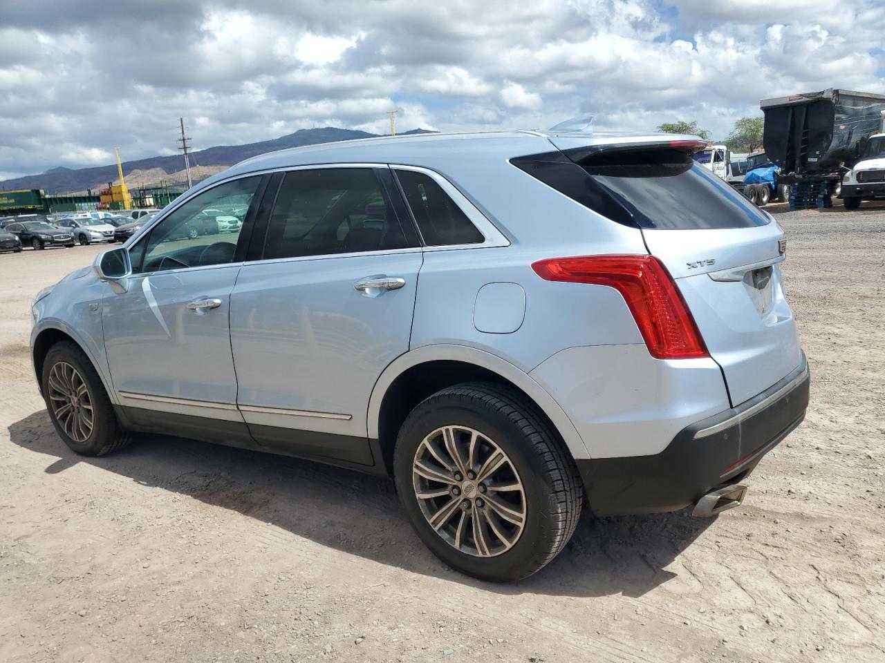 2017 CADILLAC XT5