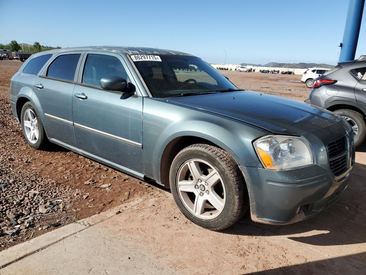 2005 DODGE MAGNUM