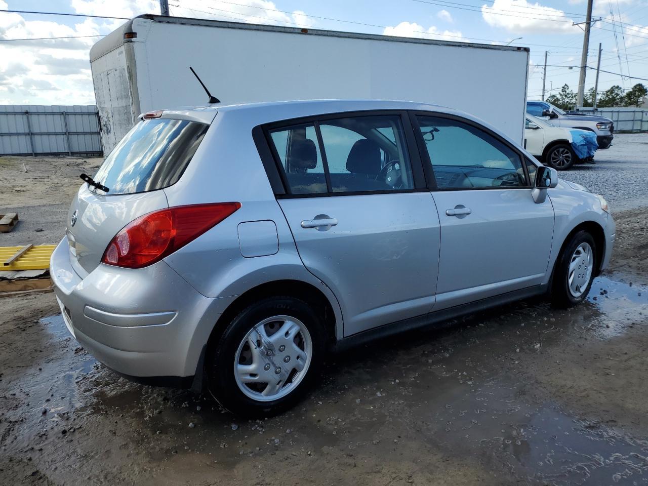 2010 NISSAN VERSA