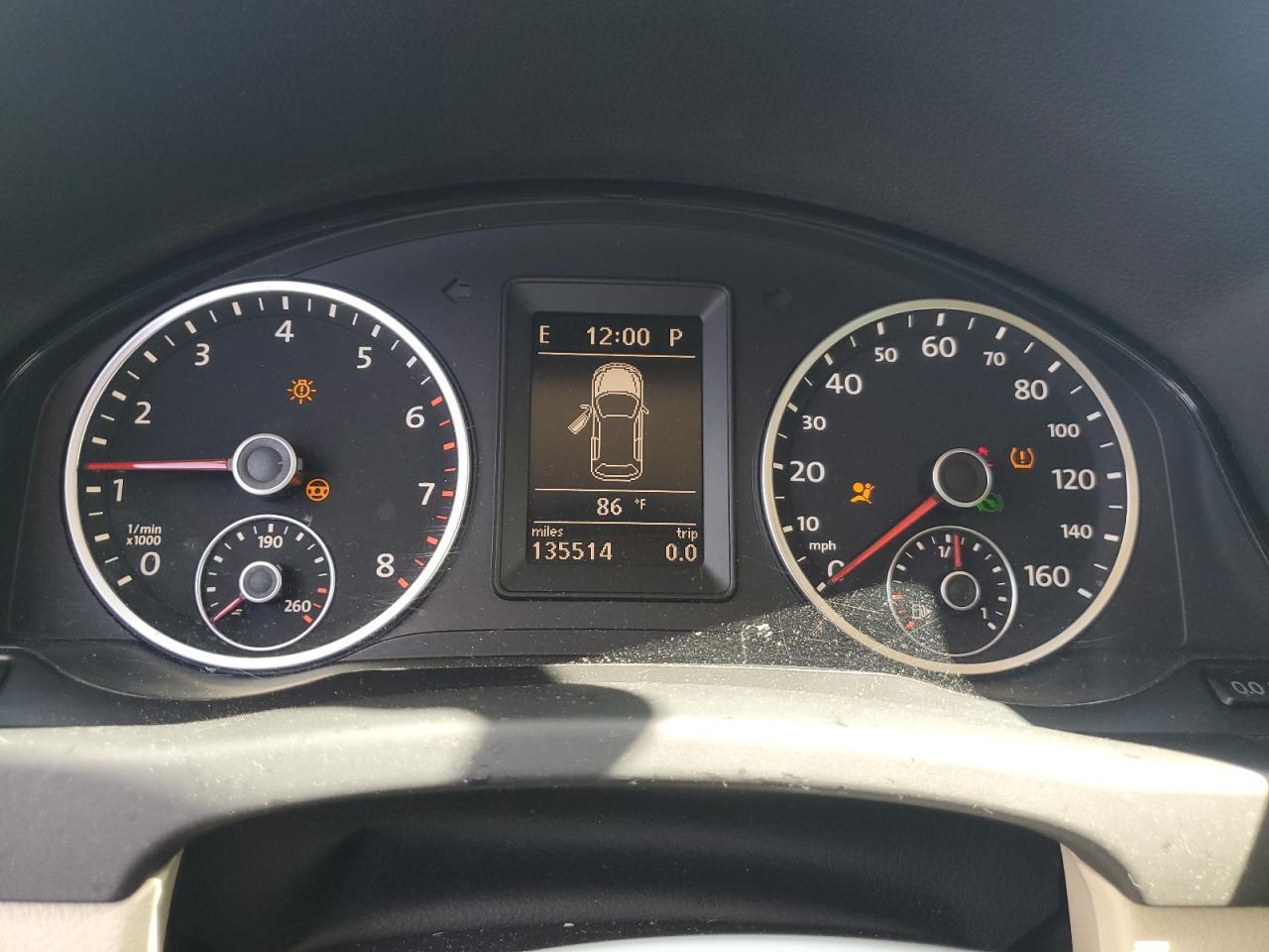 2011 VOLKSWAGEN TIGUAN