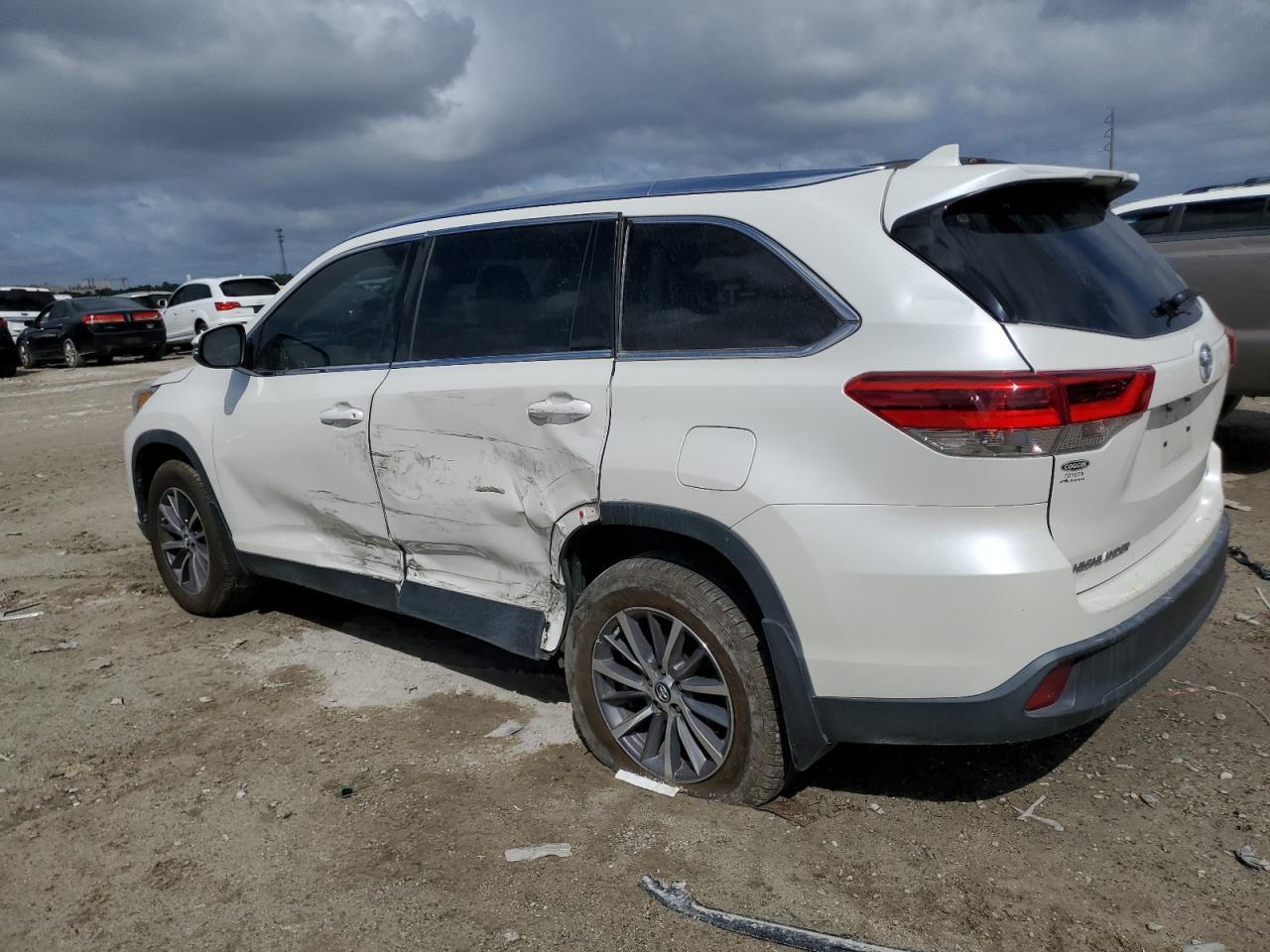 2019 TOYOTA HIGHLANDER