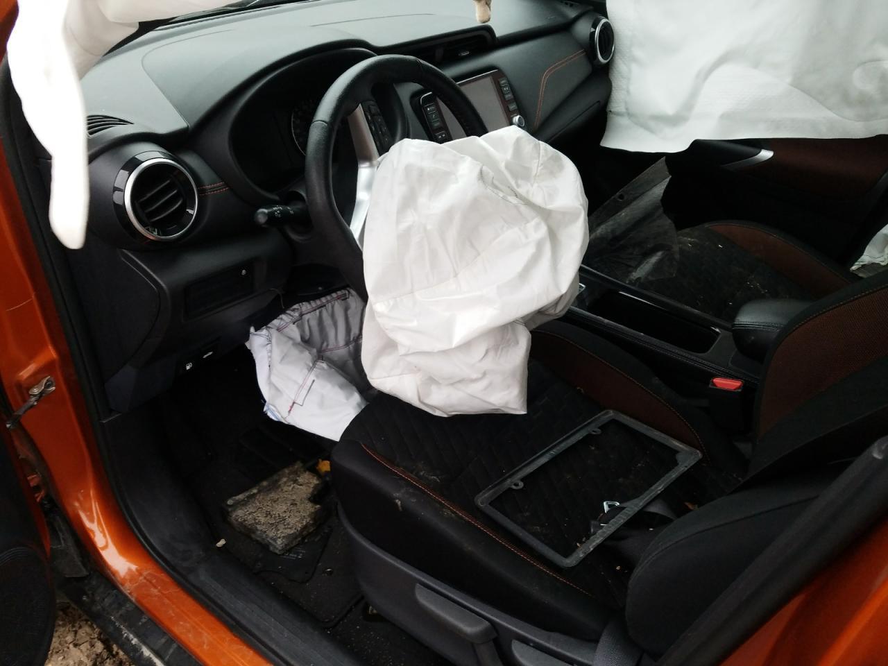 2021 NISSAN KICKS