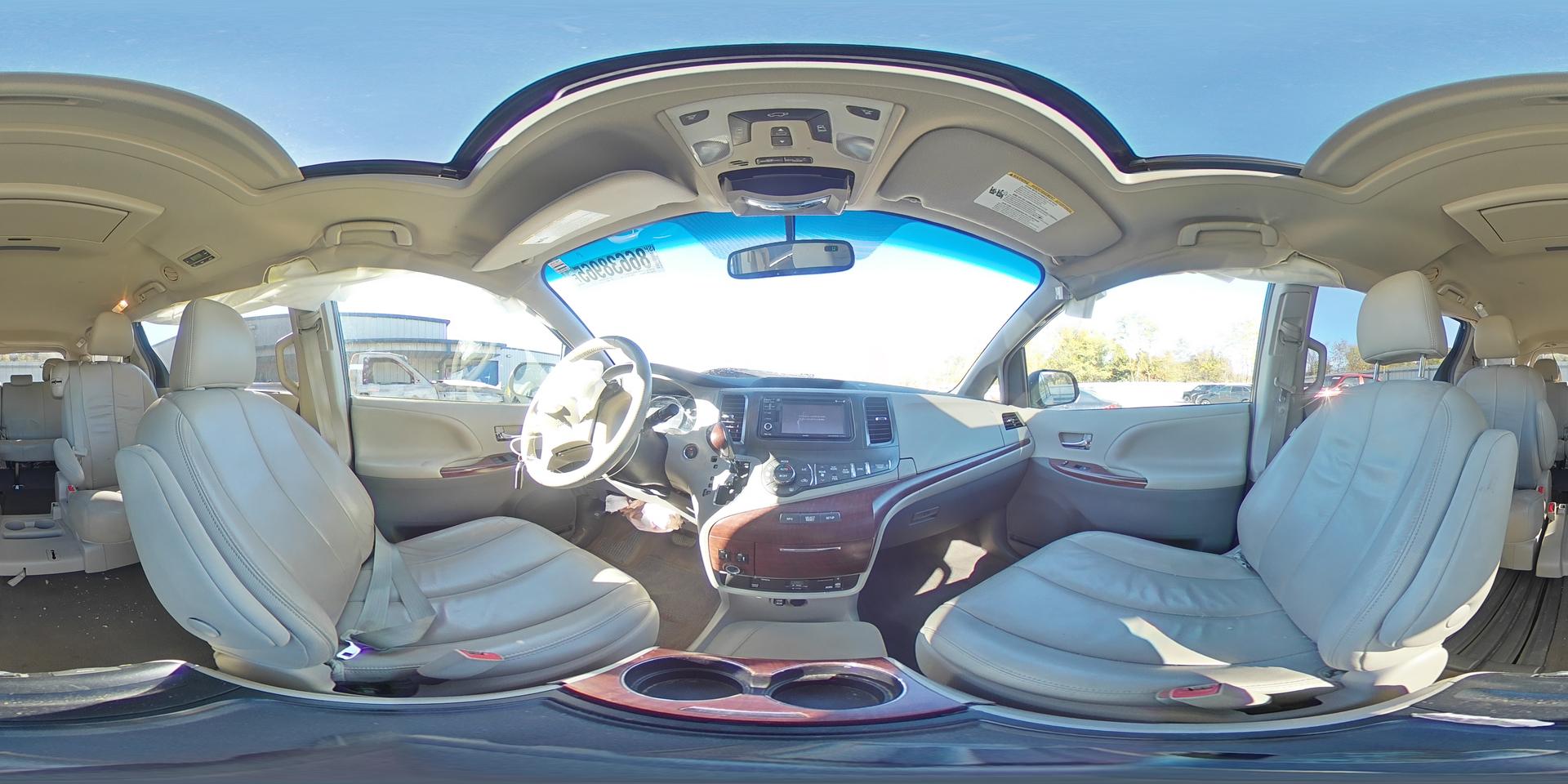 2014 TOYOTA SIENNA