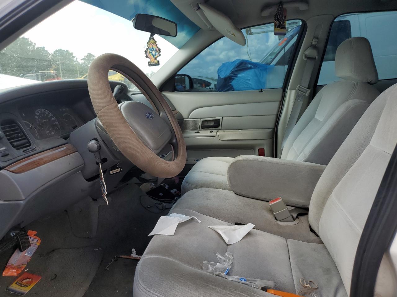 2003 FORD Crown Victoria