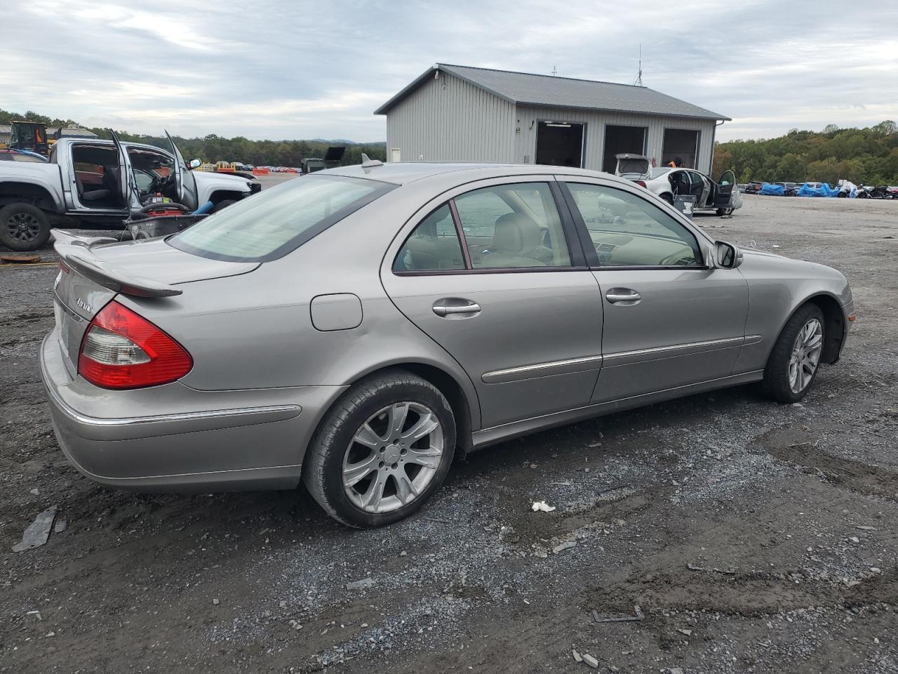 2009 MERCEDES-BENZ E-Class