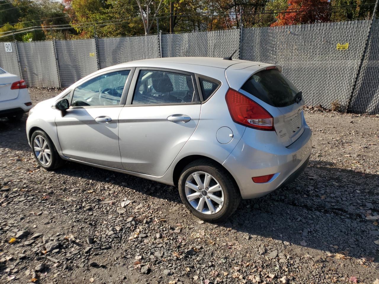 2011 FORD Fiesta