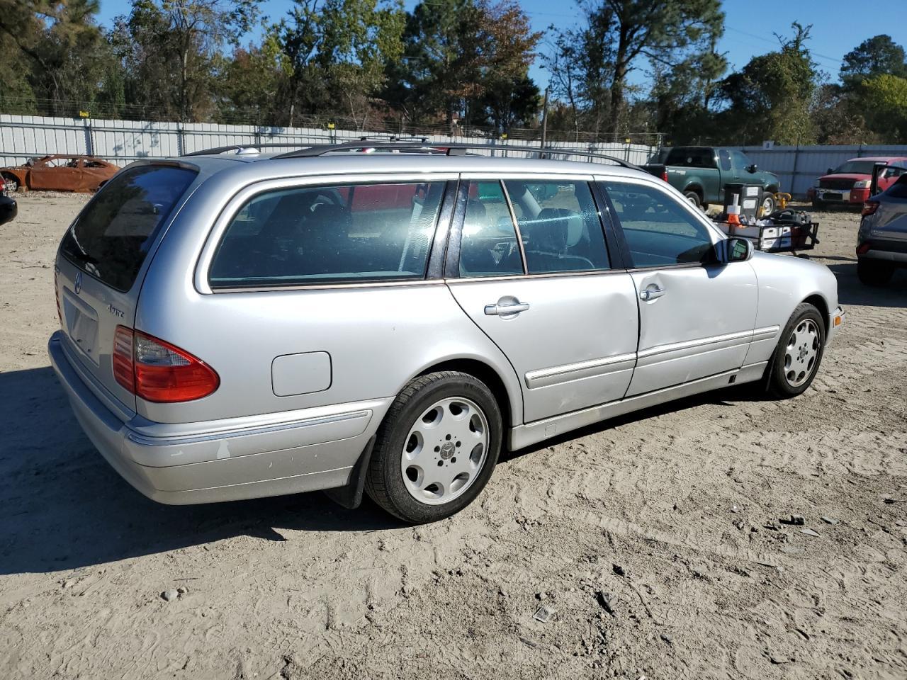 2001 MERCEDES-BENZ E-Class