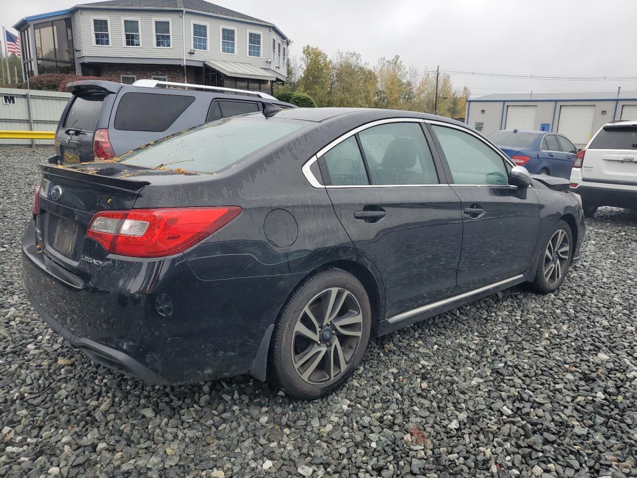 2018 SUBARU Legacy