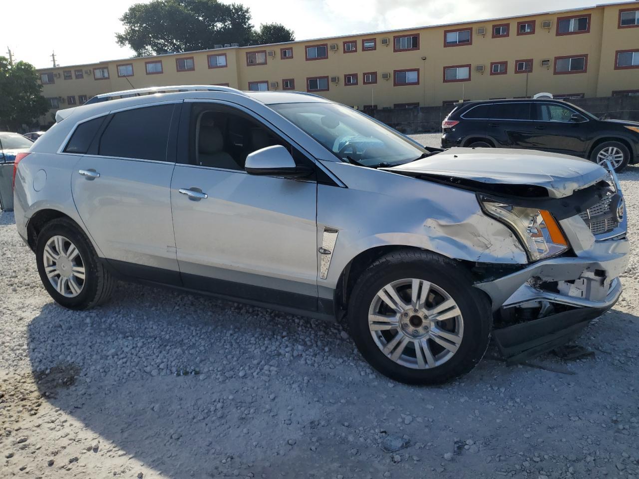2010 CADILLAC SRX