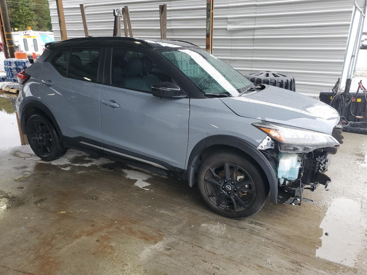 2022 NISSAN KICKS