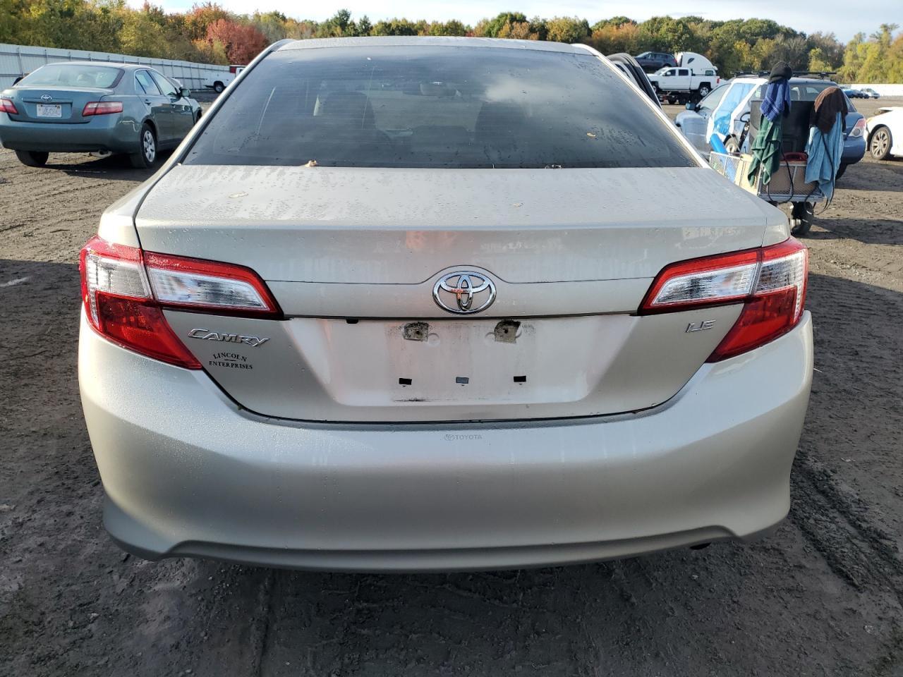 2014 TOYOTA CAMRY