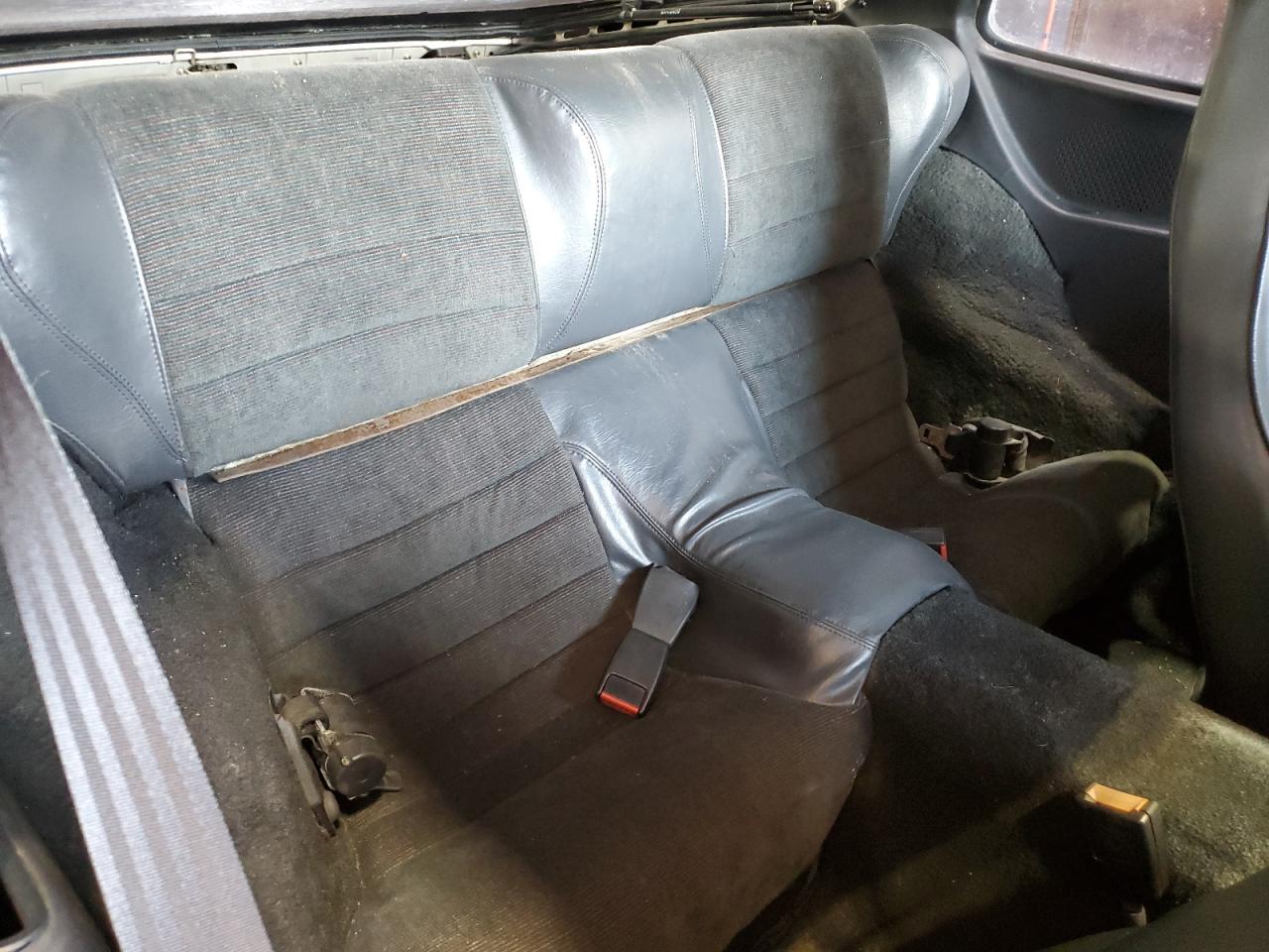 1985 PORSCHE 944