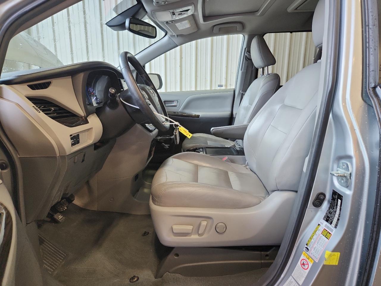 2019 TOYOTA SIENNA