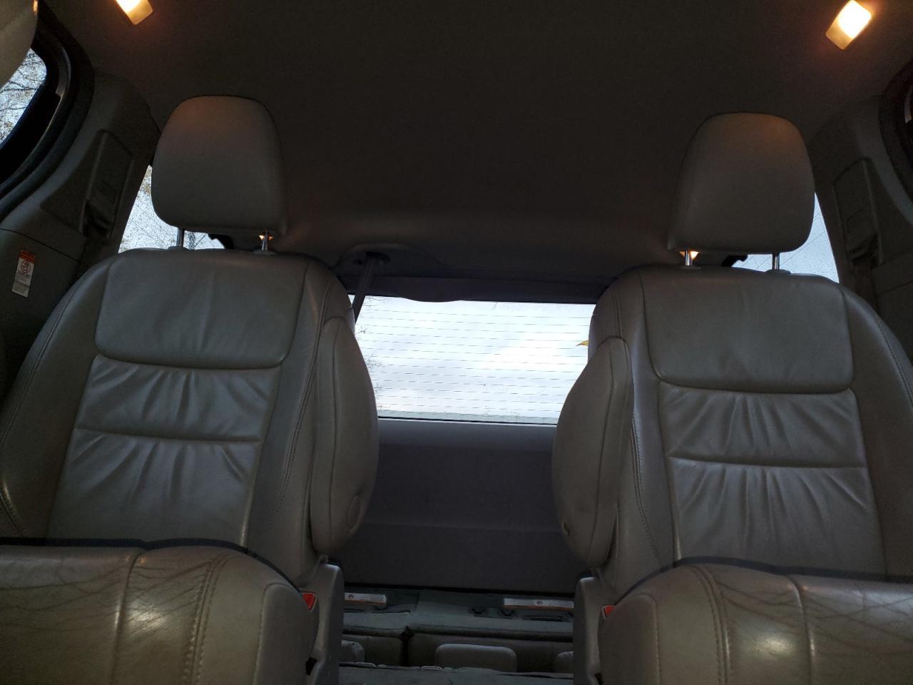 2016 TOYOTA SIENNA