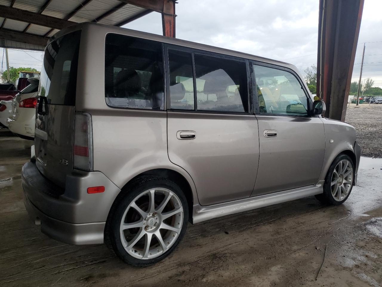 2004 TOYOTA SCION