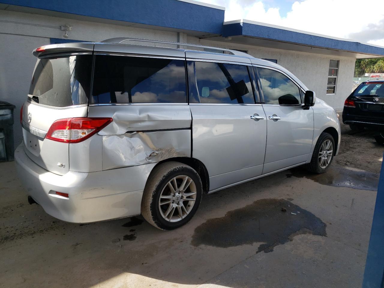 2017 NISSAN Quest