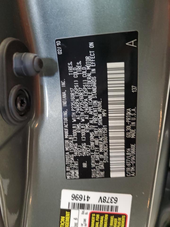 2011 TOYOTA SIENNA