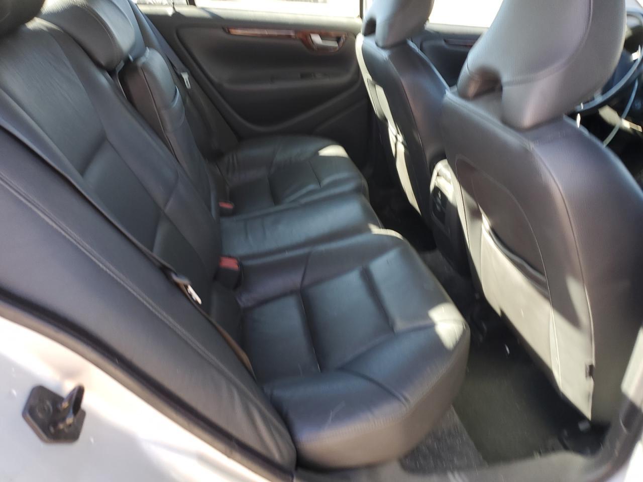 2005 VOLVO S60