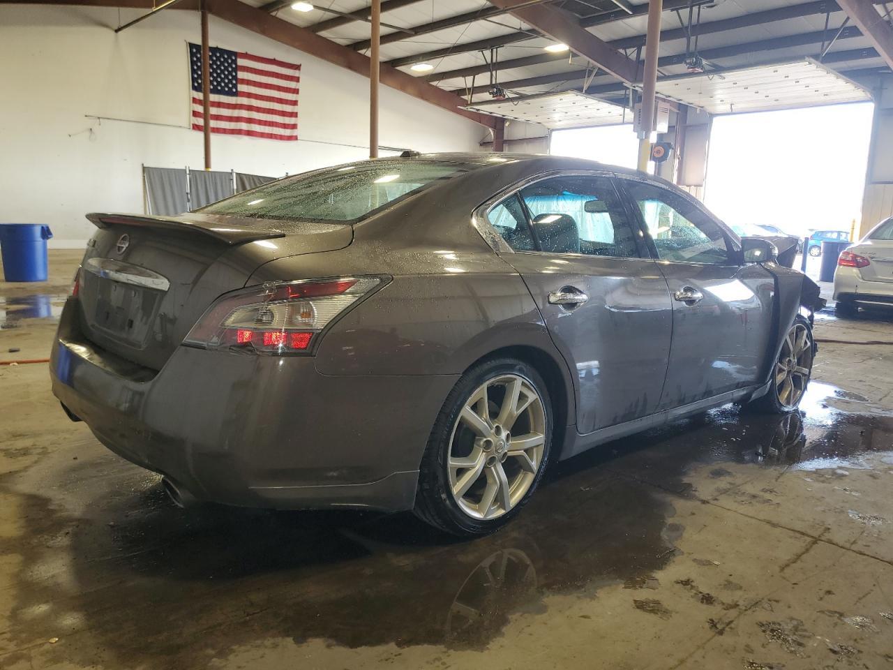 2012 NISSAN Maxima