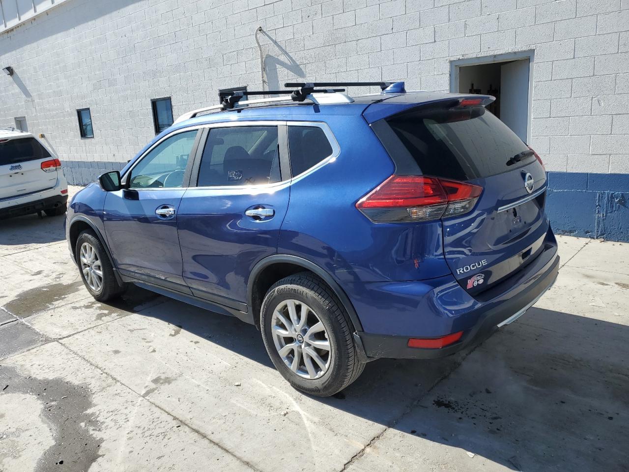 2017 NISSAN ROGUE