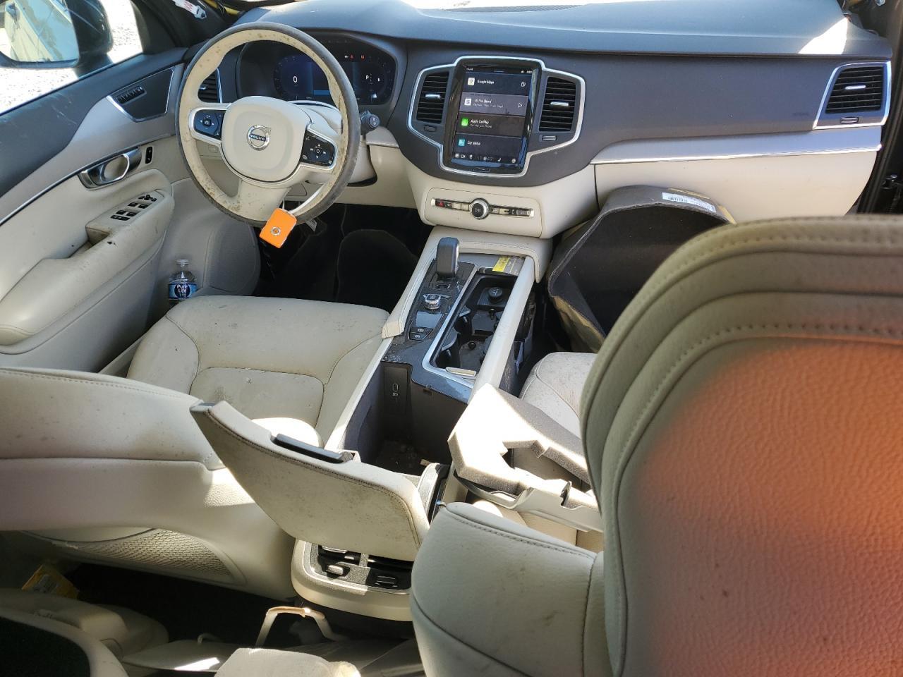 2023 VOLVO XC90