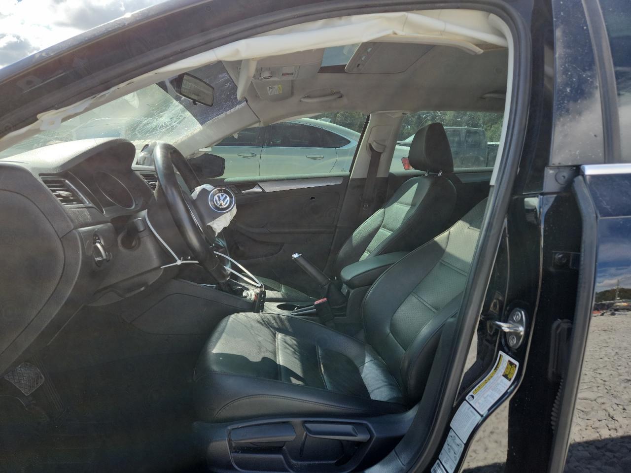 2017 VOLKSWAGEN JETTA