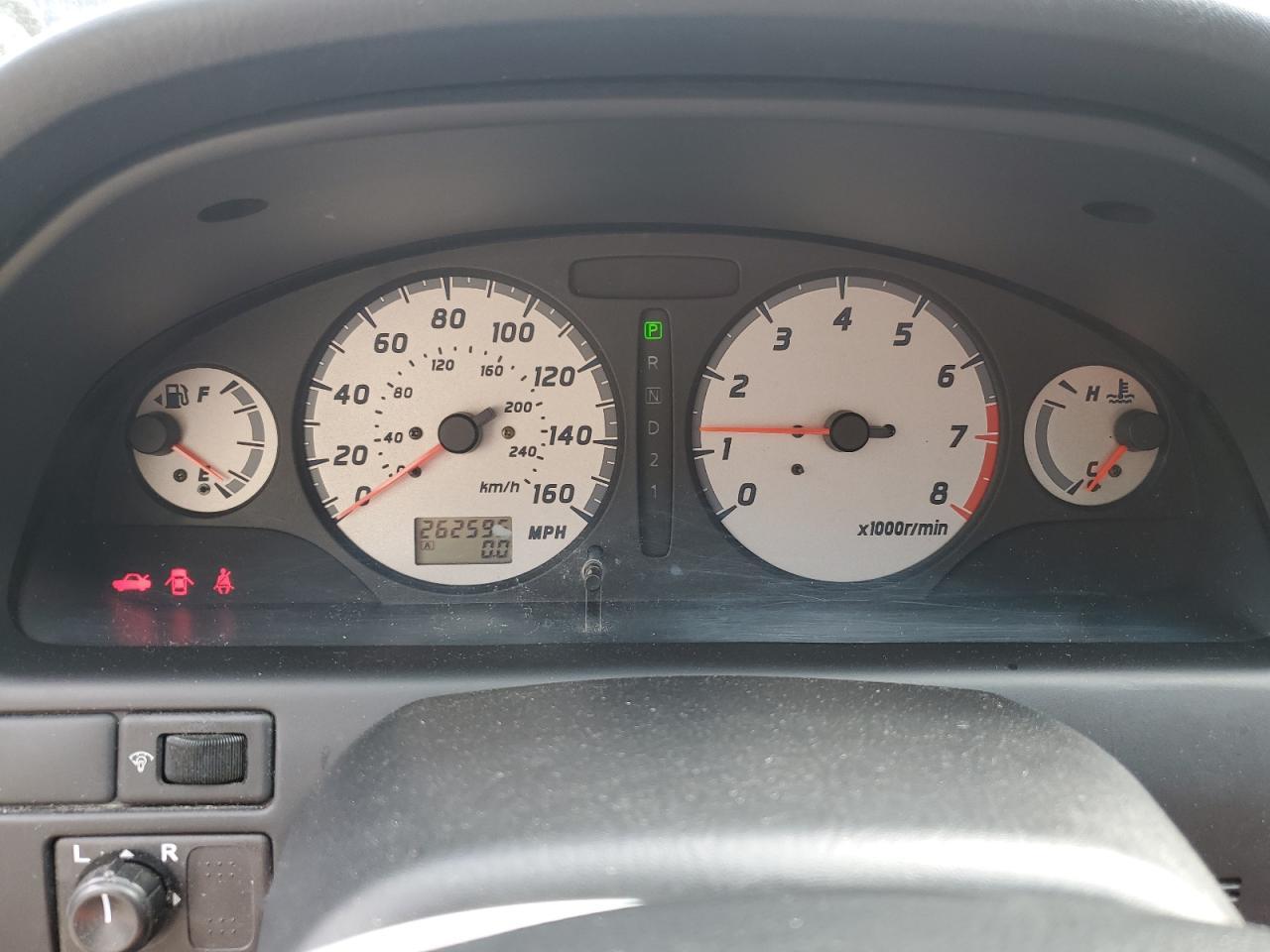 2001 NISSAN Maxima