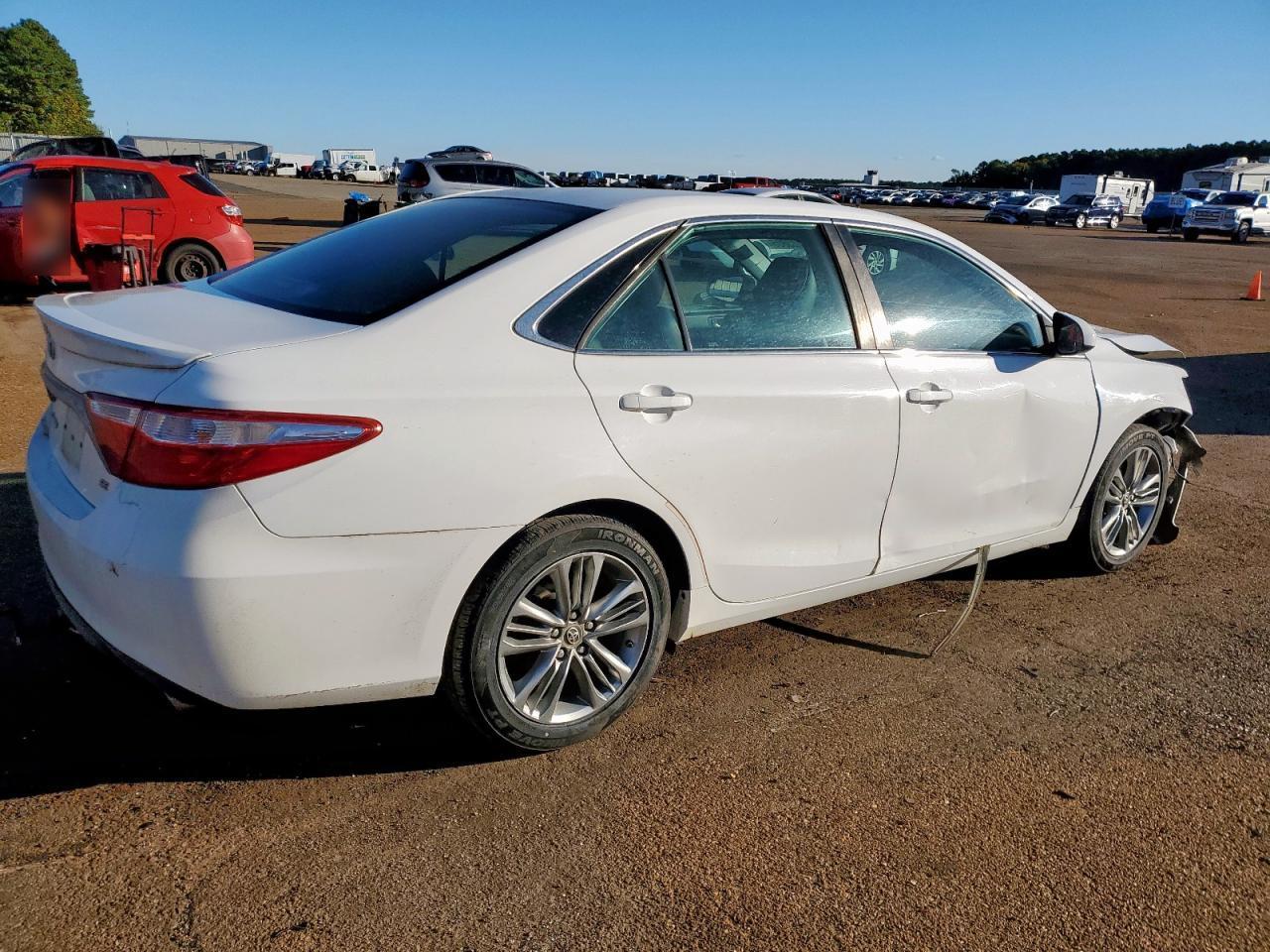 2016 TOYOTA CAMRY