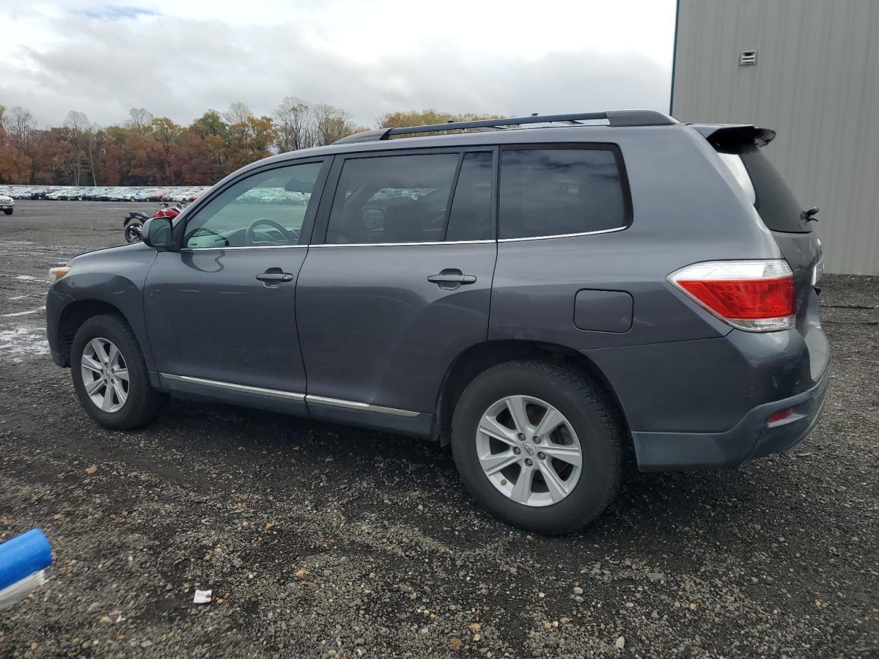 2013 TOYOTA HIGHLANDER