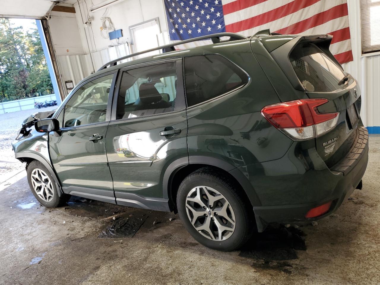 2022 SUBARU FORESTER