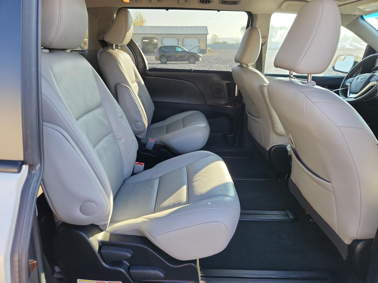 2015 TOYOTA SIENNA
