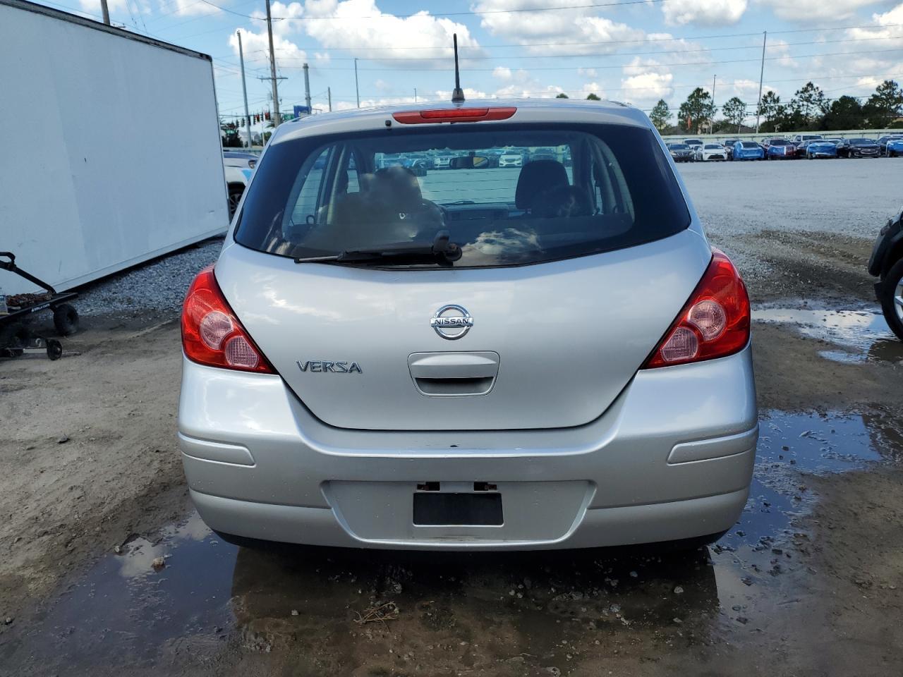 2010 NISSAN VERSA