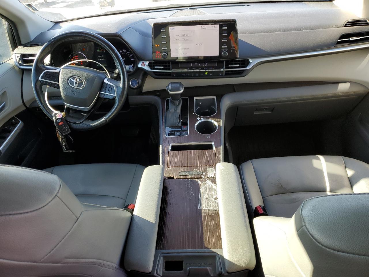 2022 TOYOTA SIENNA