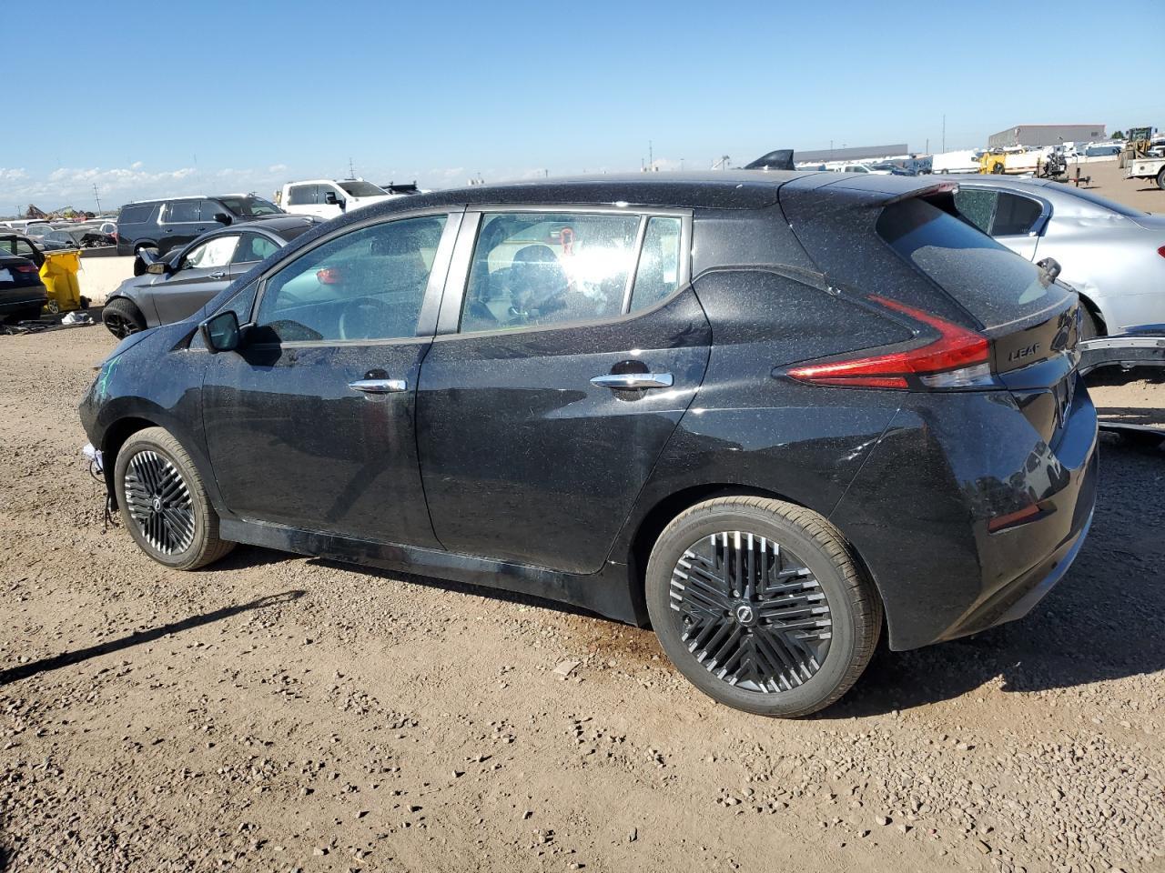 2025 NISSAN LEAF