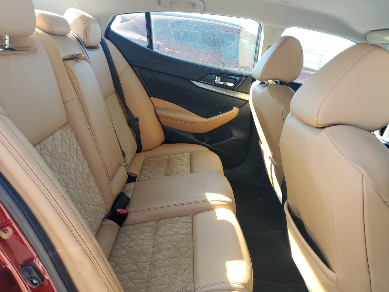 2017 NISSAN Maxima