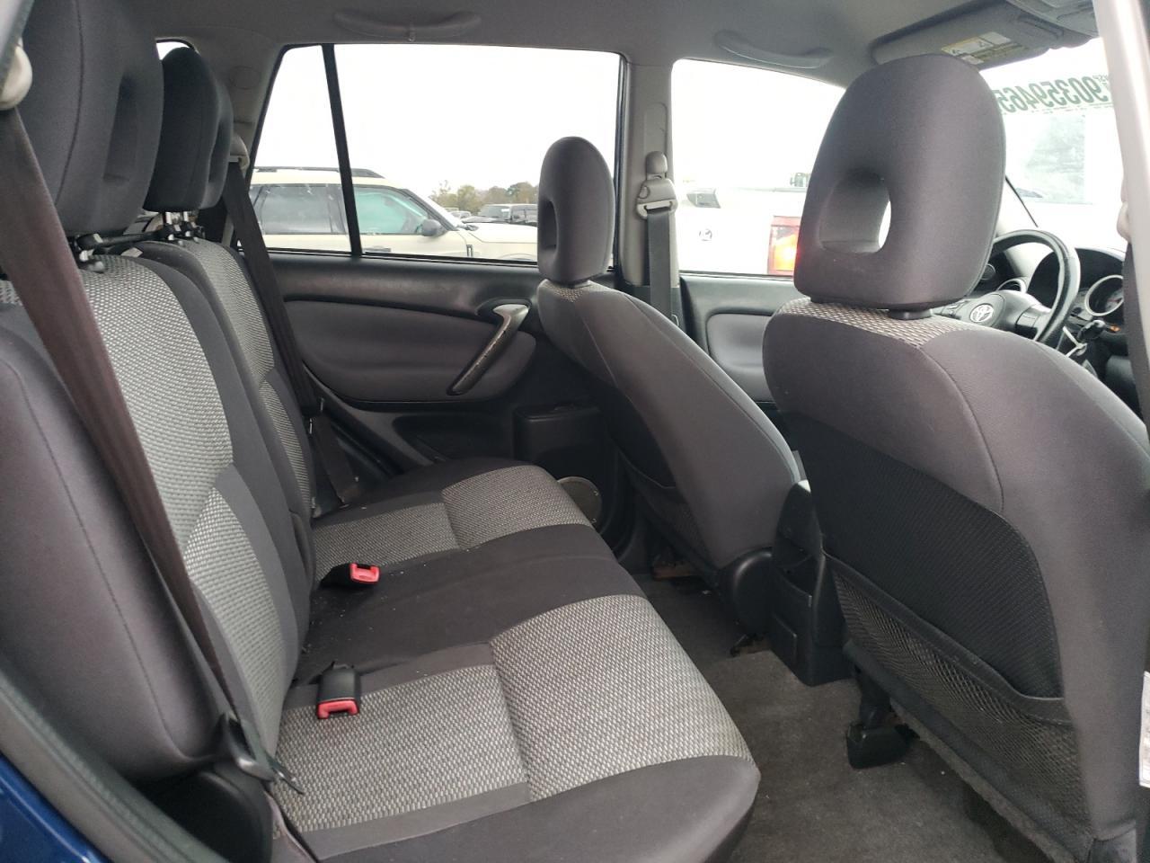 2004 TOYOTA RAV4