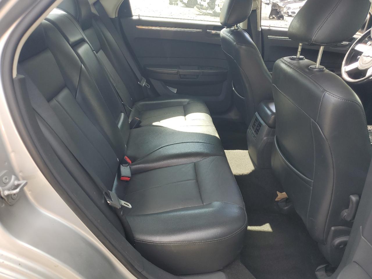 2010 CHRYSLER 300