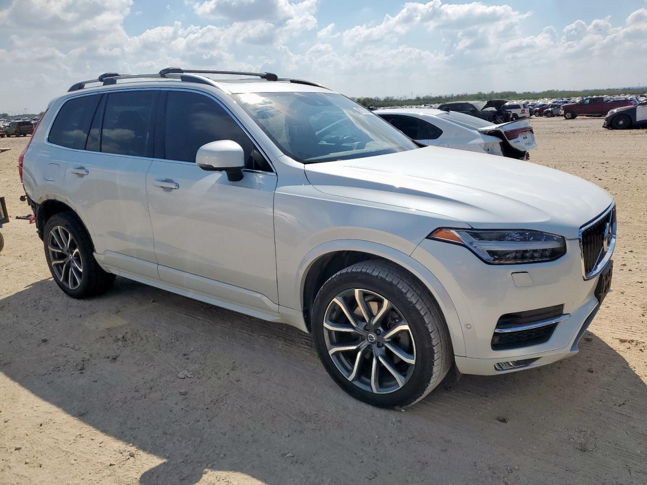 2017 VOLVO XC90