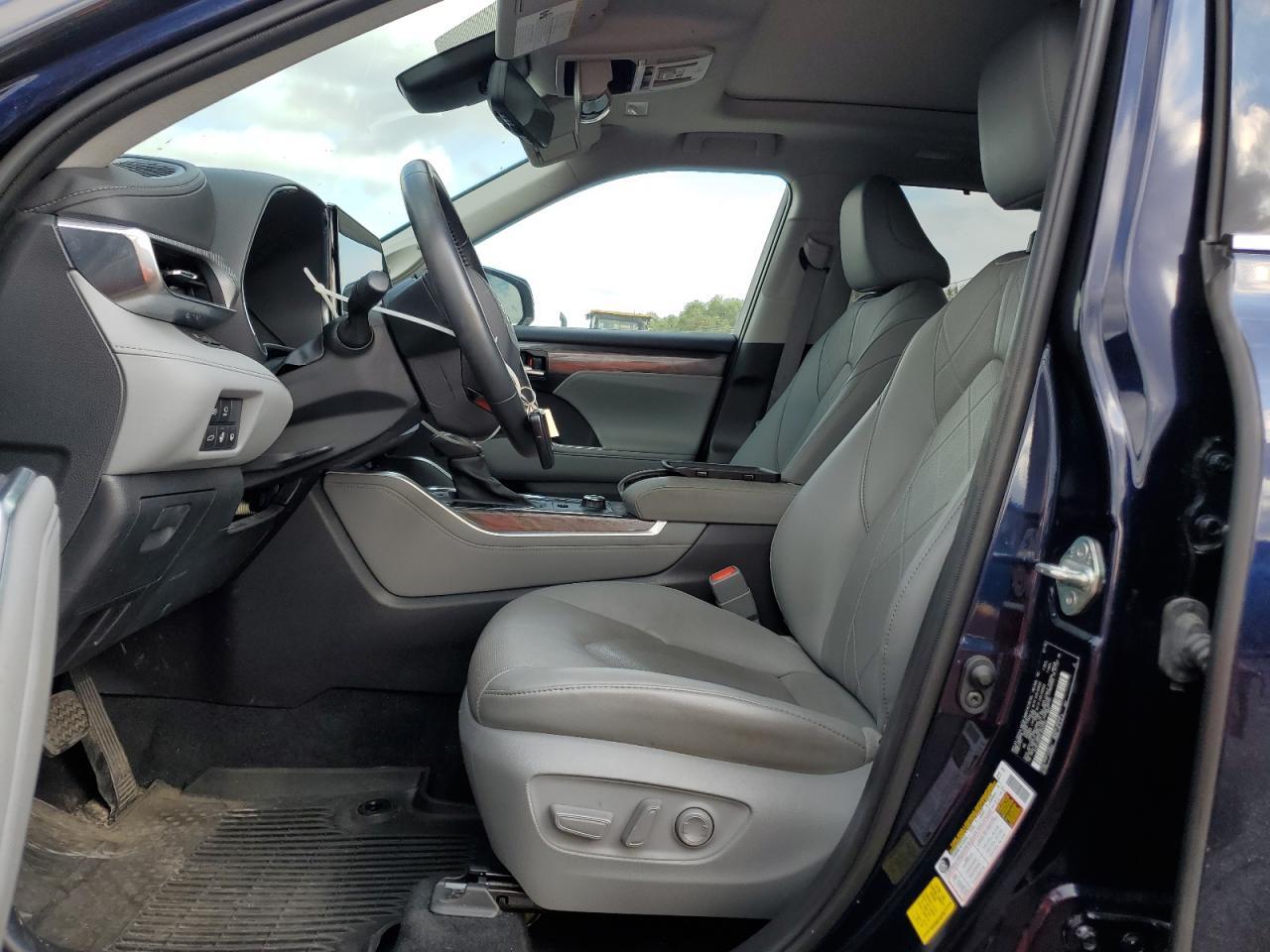 2020 TOYOTA HIGHLANDER