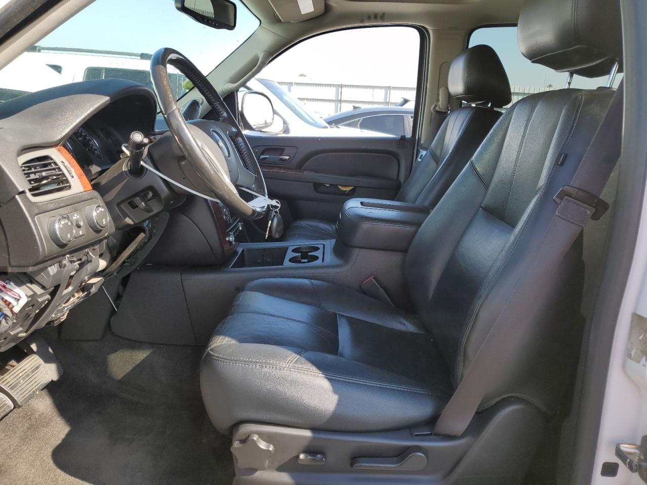 2014 CHEVROLET Suburban