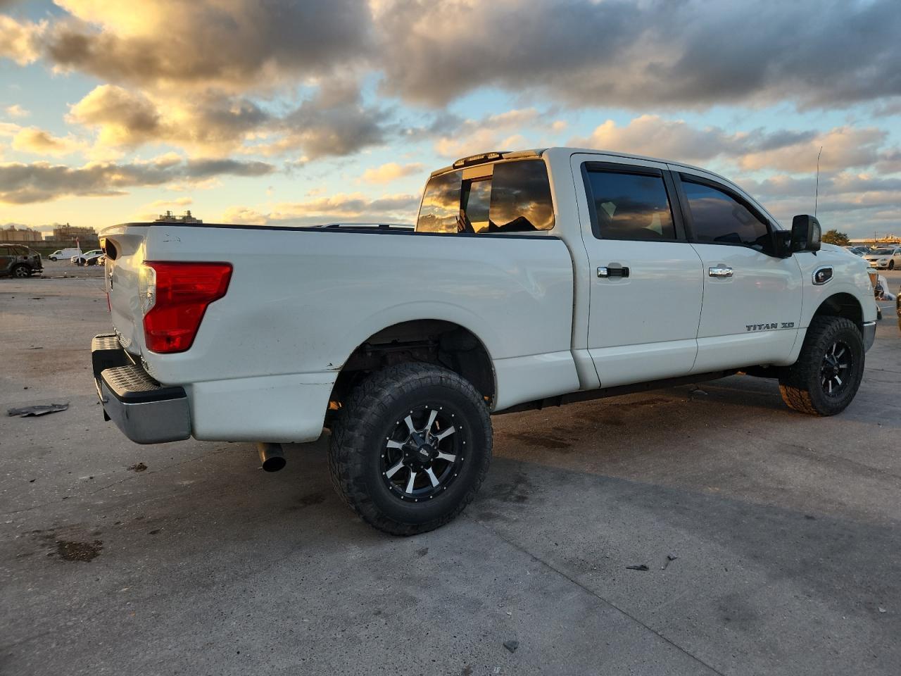 2017 NISSAN