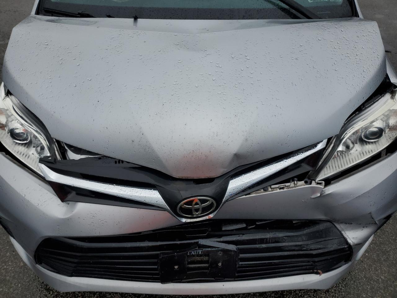 2018 TOYOTA SIENNA